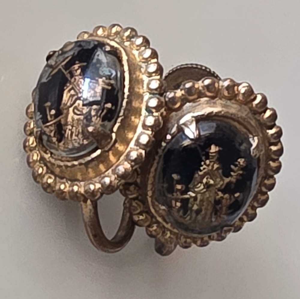 VTG Oriental Style Screw Back  Earrings